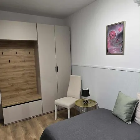 Blue 4 Pokojowy Z Ogrodkiem * ワルシャワ