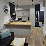 Apartmán Blue 4 Pokojowy Z Ogrodkiem Varšava