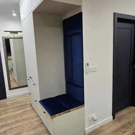 Blue 4 Pokojowy Z Ogródkiem