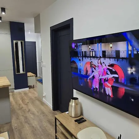 Apartamento Blue 4 Pokojowy Z Ogródkiem Varsovia