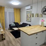 Apartament Blue 4 Pokojowy Z Ogródkiem