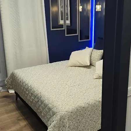 Blue 4 Pokojowy Z Ogrodkiem شقة *